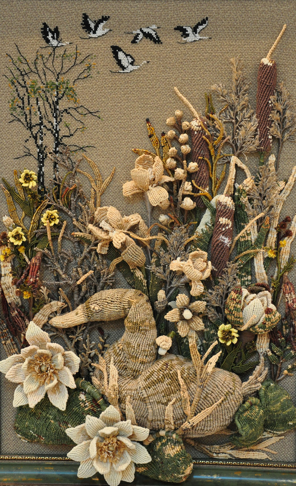 О. Нечаєва. «Гидке каченя». 2015. Макраме, вишивка хрестиком, бавовняні нитки, канва